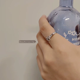 耳钉;耳环;戒指