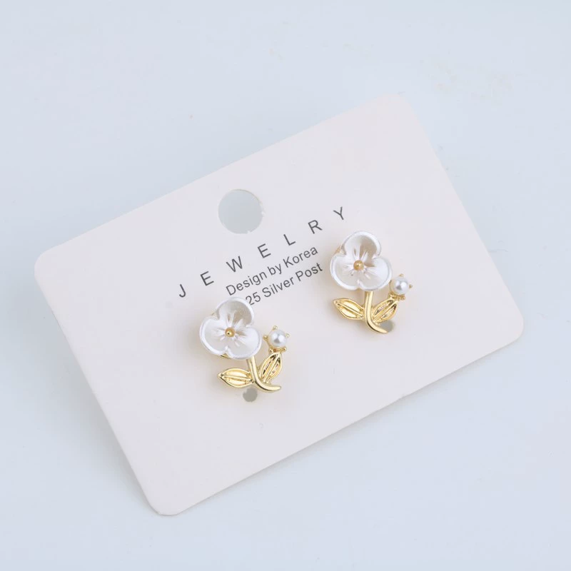 Silver needle, earrings from pearl, direct factory sales, silver 925 sample, simple and elegant design, flowered, internet celebrity