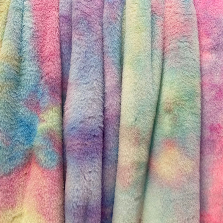 Tie-teñido de piel de conejo en stock poliéster gradiente imitación conejo terciopelo tela ropa alfombra juguete colorido felpa tela impresa