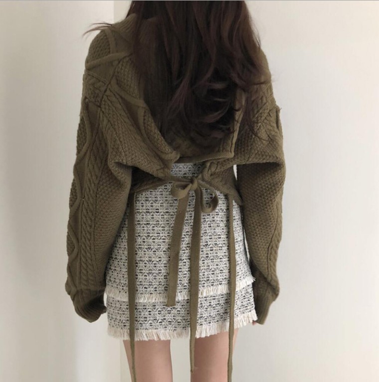 Demi-season retro Japanese belt with pigtail