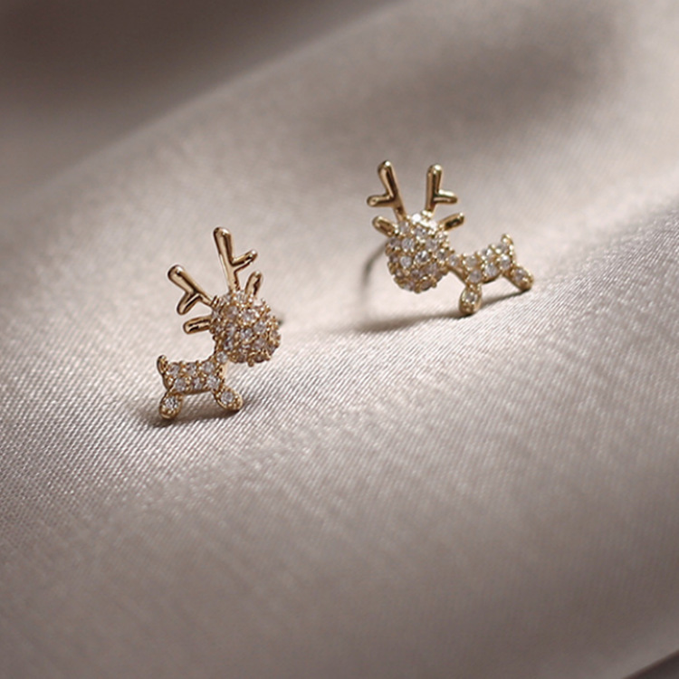 Small cute sophisticated universal earrings