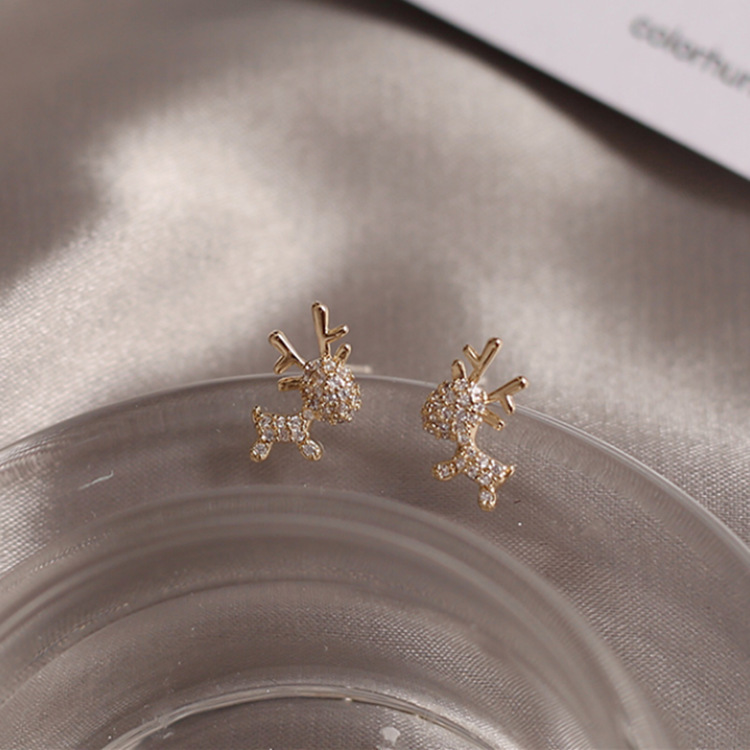 Small cute sophisticated universal earrings