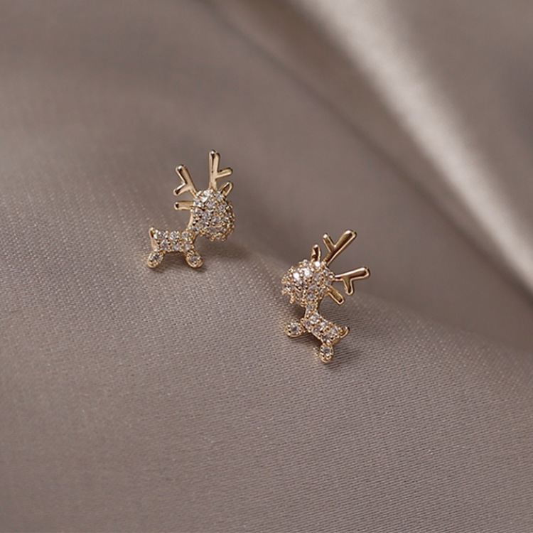 Small cute sophisticated universal earrings