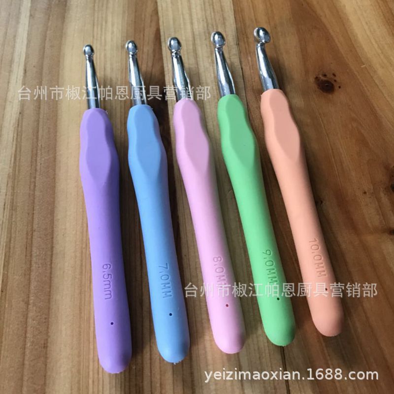 Juego de Ganchillos de Aluminio con Mango Blando de TPR para Manualidades y Tejido image 5