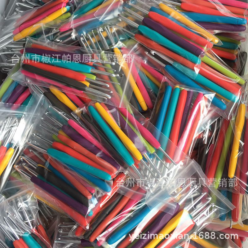 Juego de Ganchillos de Aluminio con Mango Blando de TPR para Manualidades y Tejido image 3
