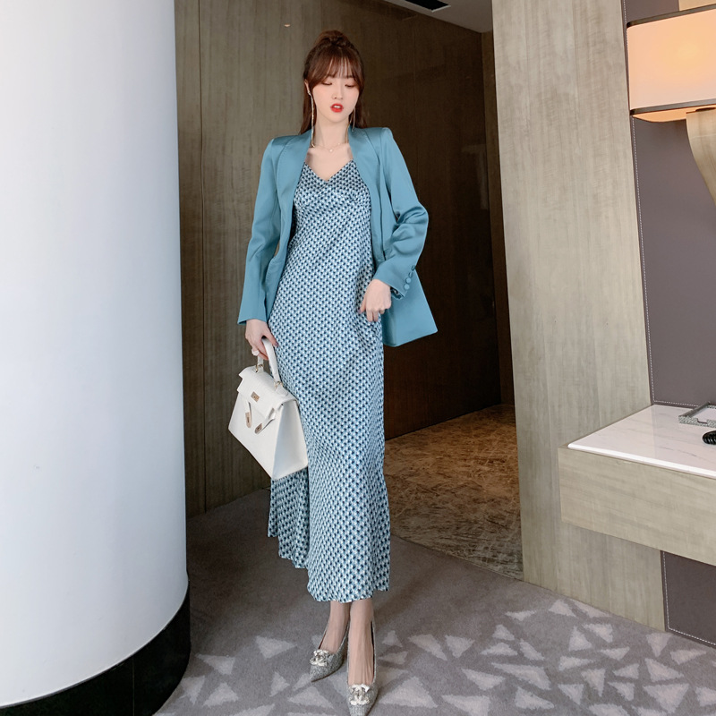 Bộ đầm vest họa tiết houndstooth kèm áo khoác và váy quây — Màu xanh lam
