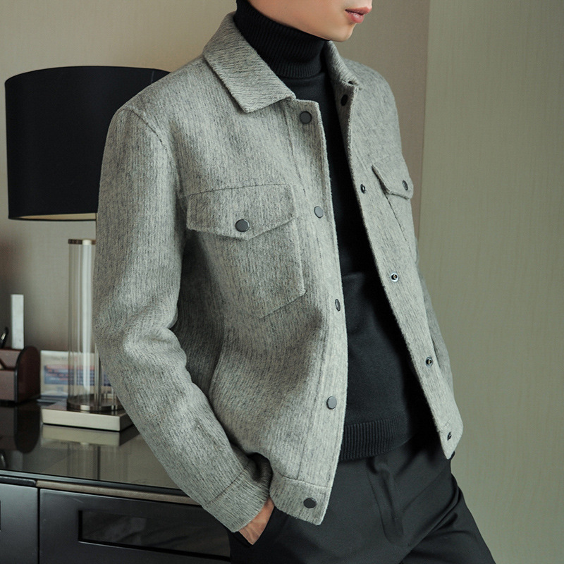 現品の毛はコートの男性の短いタイプの韓国版のウールの尼の秋冬のカジュアルな両面のラシャのジャケットの男性の外です。