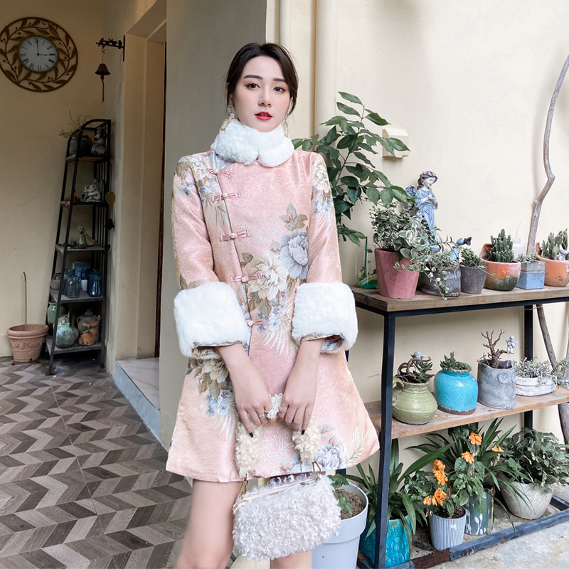 Winter Cheongsam Jacquard Embroidery Hanfu Fur Collar Buttoned Padded Thick Cotton Jacket Dress Women's Classic Chinese Style