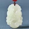 Свинья (белый нефрит)