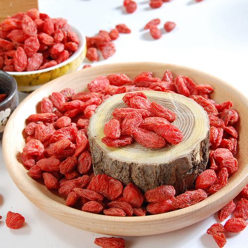 Dried Goji Berries (100-500g), Ningxia Zhongning Red Goji Berries, Large and Plump Goji Berries for Drinking in Water