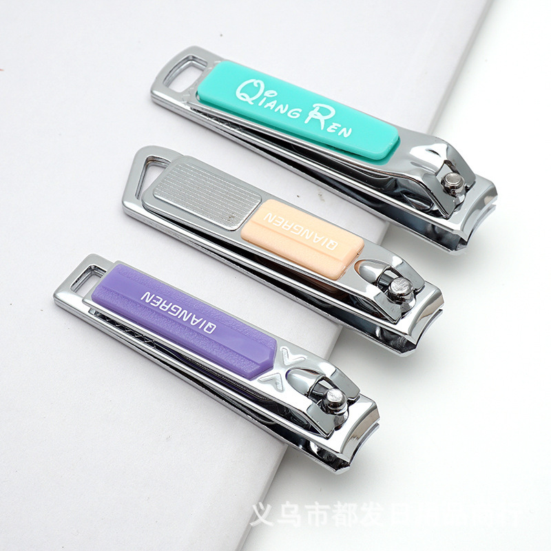 Strong man medium carbon steel nail clippers stall 2 yuan shop wholesale nail clippers portable candy color decals