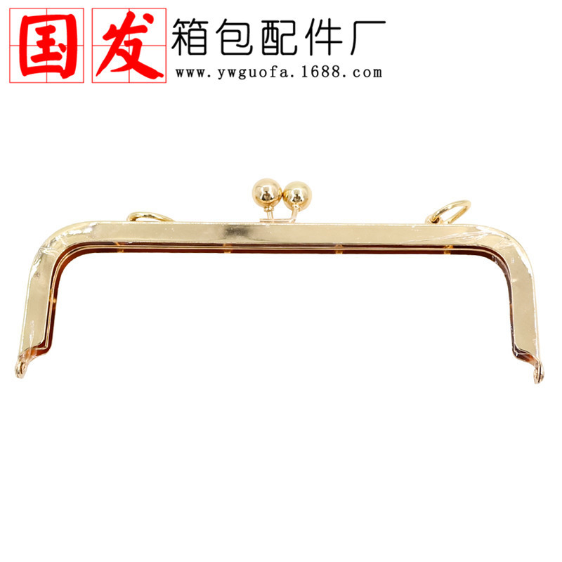 [Nuevo producto] agujero de tornillo 20 * 6.5cm cuadrado brillante retrogrado oro cruzado bolso de mano