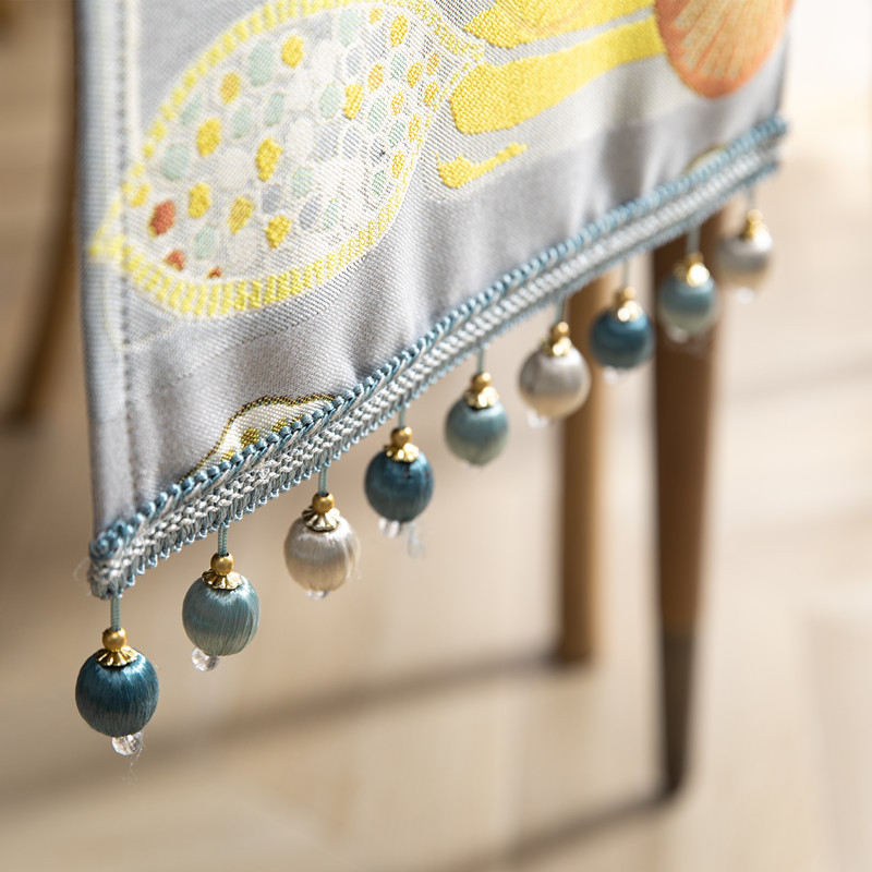 Runner da tavola moderno e minimalista interamente in poliestere per tavolino da caffè, scarpiera, mobile TV, con nappe, realizzato su misura in poliestere_voghion.com