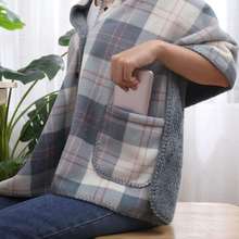 口袋款摇粒绒盖毯法兰绒披肩毯子厂家办公室多功能格子保暖神器