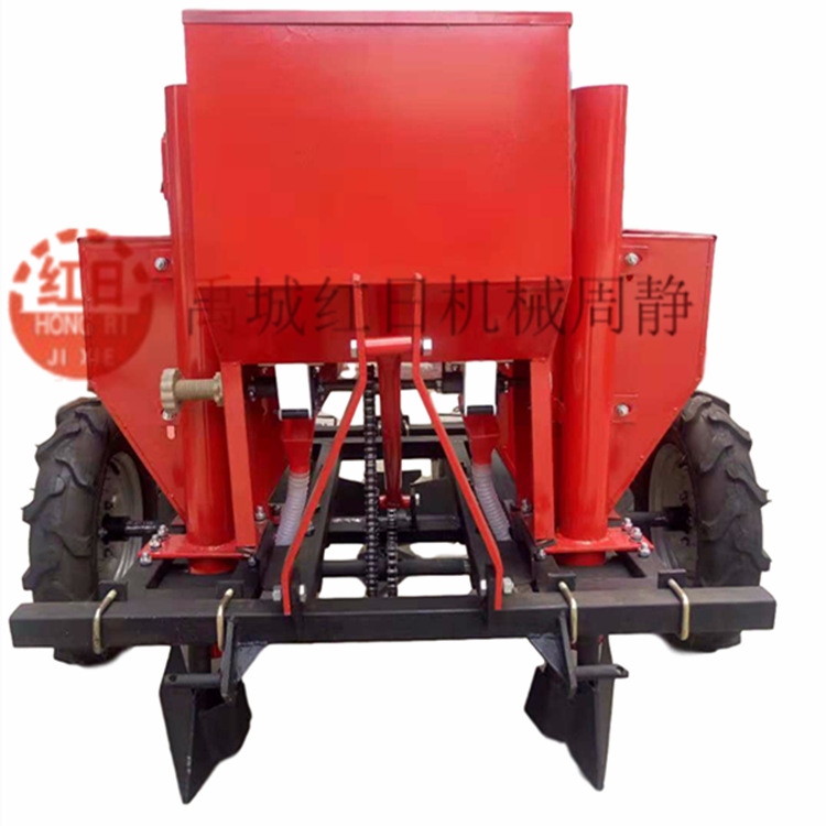 播种机工作视频   双行马铃薯种植机   土豆覆膜喷药播种机