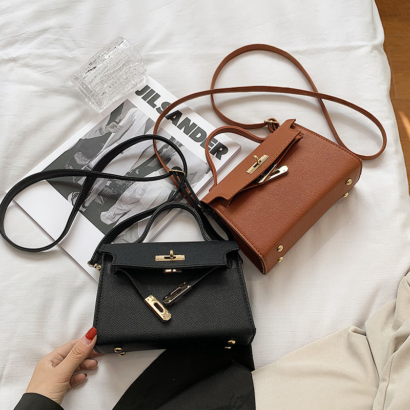 Women's Bag 2026 Spring and Autumn New Style Lock Buckle Fashion Women's Bag Trendy Embossed Ladies' Shoulder Bag Trendy Crossbody Bag Women's Bag 2026 Spring and Autumn New Style Lock Buckle Fashion Women's Bag Trendy Embossed Ladies' Shoulder Bag Trendy Crossbody Bag