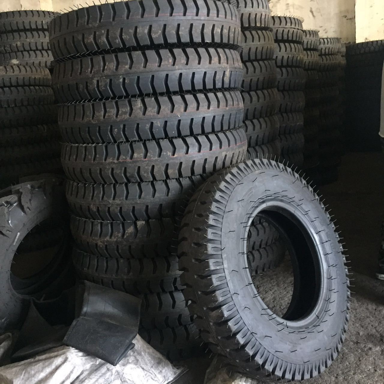 供应7.50-15LT轻卡车斜交轮胎750-15  7.50-16LT矿山厢货轮胎