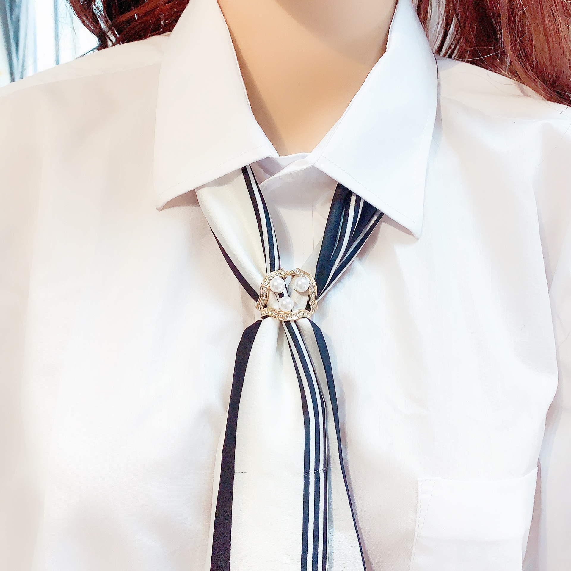 Estilo coreano nuevo chal hebilla rhinestone bufanda hebilla tres anillo personalidad simple broche mujer creativa diamante bufanda hebilla en stock