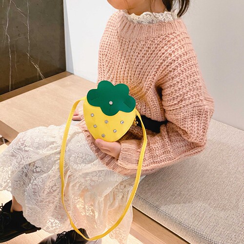 Children's Bags 2024 New Strawberry Bag Fashionable Chain Crossbody Shoulder Bag Cute Princess Girl Small Shoulder Bag