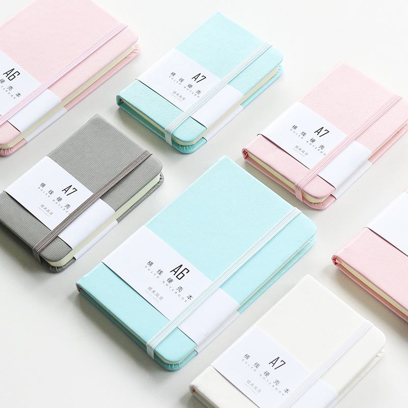 Mini cuaderno pequeño personalizado cuaderno pequeño a7 libro de bolsillo grueso con cinturón portátil bloc de notas libro de cuentas manual al por mayor