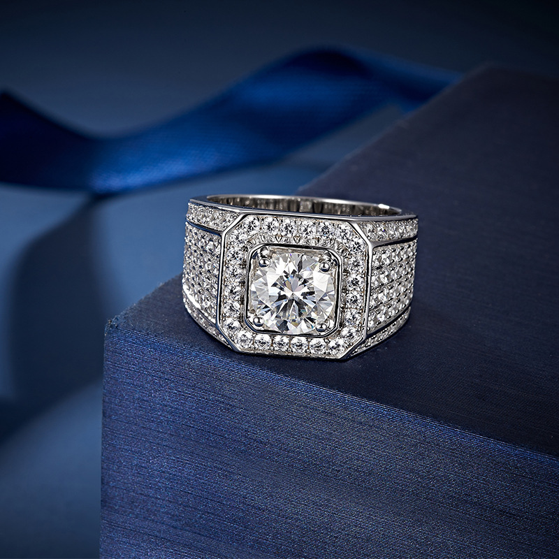 Amazon AliExpress 5 quilates diamante completo con incrustaciones anillo de los hombres Seiko artesanía domineering s925 plata moissanite anillo hombres