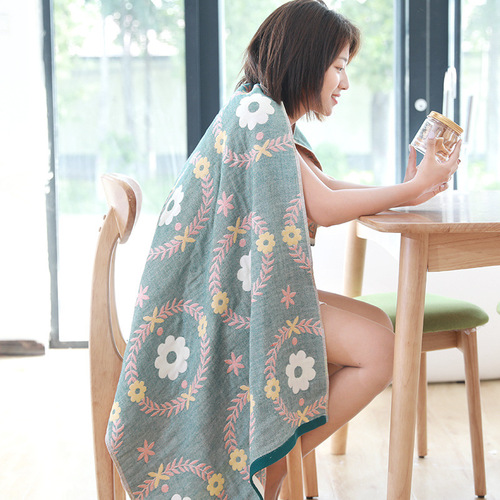 Japanese pure cotton gauze bath towel, four-layer cotton, not easy to shed, household water-absorbent adult and child wrap enlarged towel