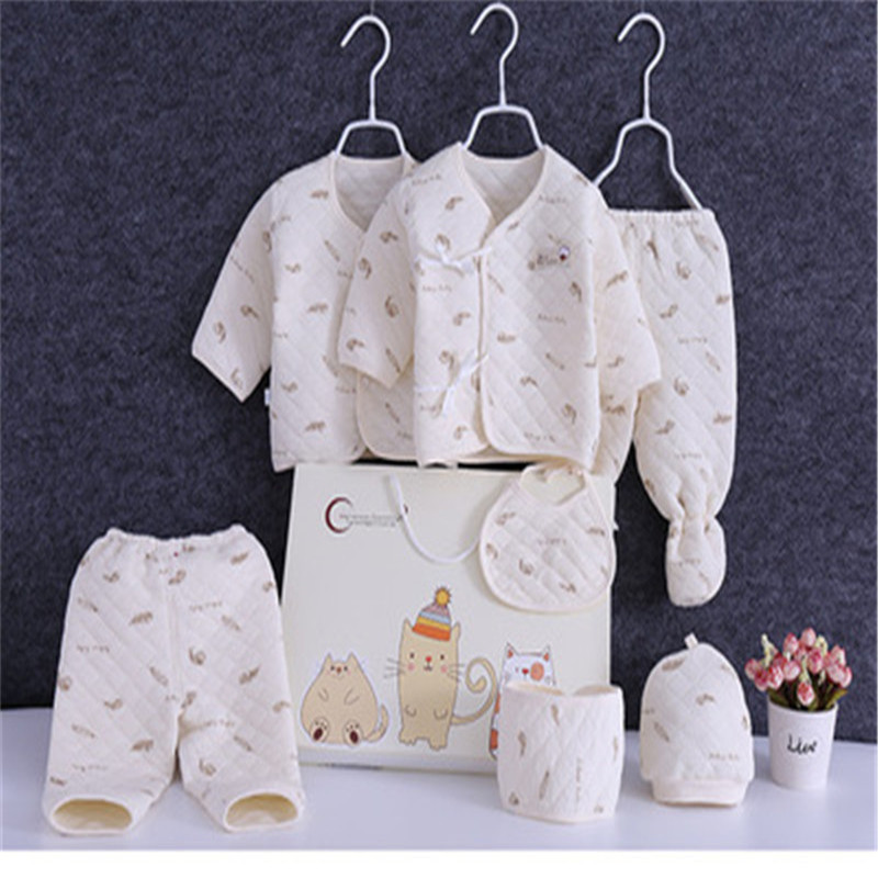 Ropa de algodón para bebé, caja de regalo para recién nacido, costura sin costuras, conjunto cálido de siete piezas para bebés recién nacidos de otoño e invierno.