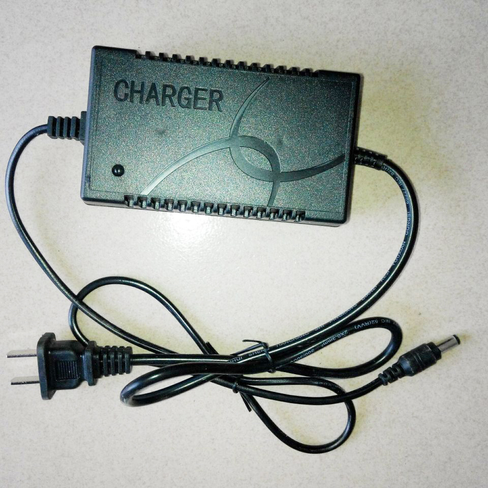 童车铅酸电池充电器 6V2A 电瓶车充电器  智能蓄电池充电器