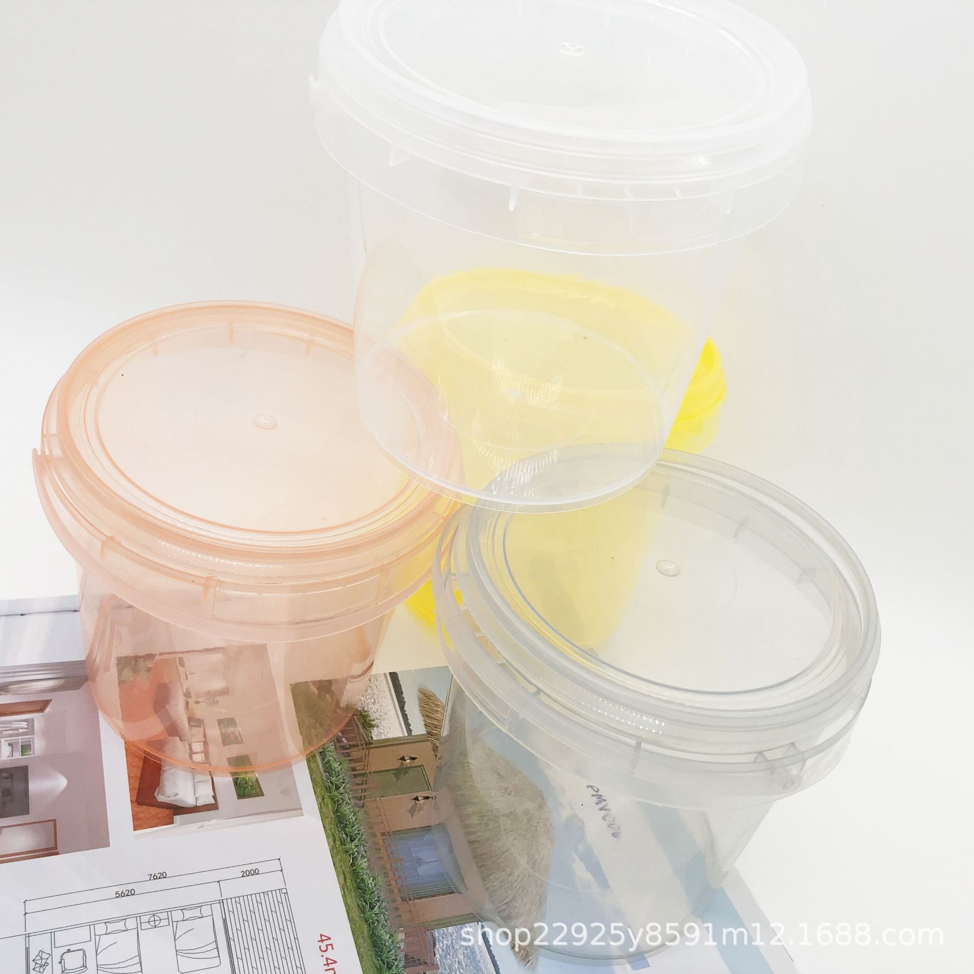 Factory wholesale transparent translucent storage box PP material hand -raised plastic storage box volume