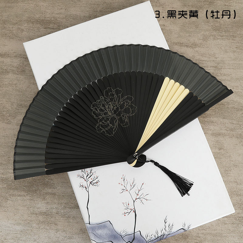 Ventilador publicitario personalizado transfronterizo bambú punta corta Borde de pintura superficie de seda ventilador plegable hueso tallado grabado procesamiento al por mayor ventilador antiguo