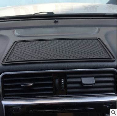 Car anti-slip mats, anti-slip mats for mobile phones in the car, ornaments, anti-slip mats, factory direct selling anti-slip mats, wholesale