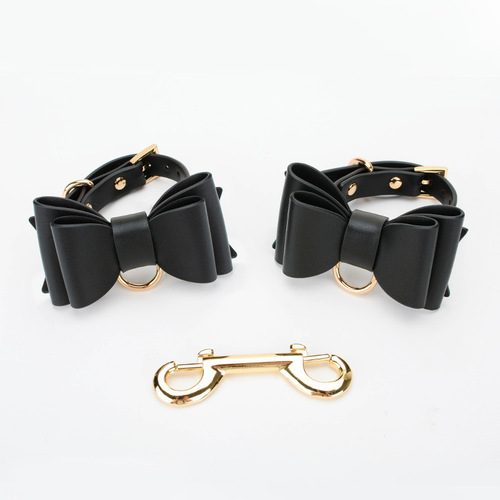 Adult novelty leather handcuffs alternative toy intimate bedroom accessories dropshipping one piece