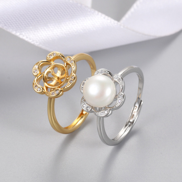 fashionable ring from pearl