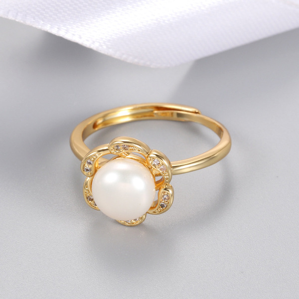 fashionable ring from pearl
