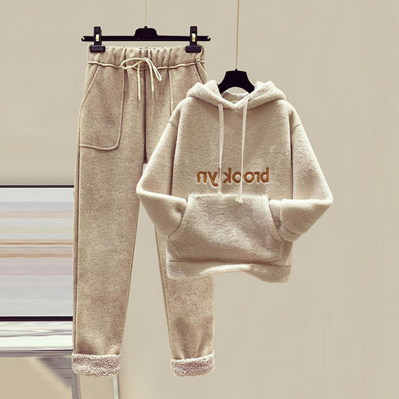 Five-Piece Crab Imitation Lamb Wool Set for Women, Autumn and Winter New Embroidered Sweatshirt + Woolen Wide-Leg Pants Two-Piece Set Wholesale Five-Piece Crab Imitation Lamb Wool Set for Women, Autumn and Winter New Embroidered Sweatshirt + Woolen Wide-Leg Pants Two-Piece Set Wholesale