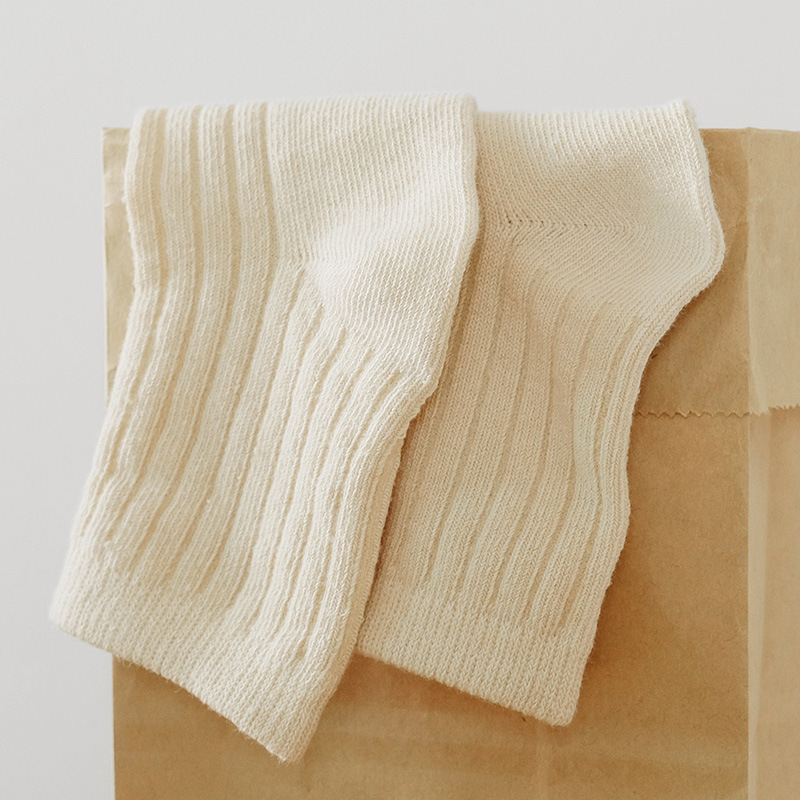 子供靴下日韓系復古色綿靴下ins潮ファッション男女靴下春秋中筒靴下卸売り