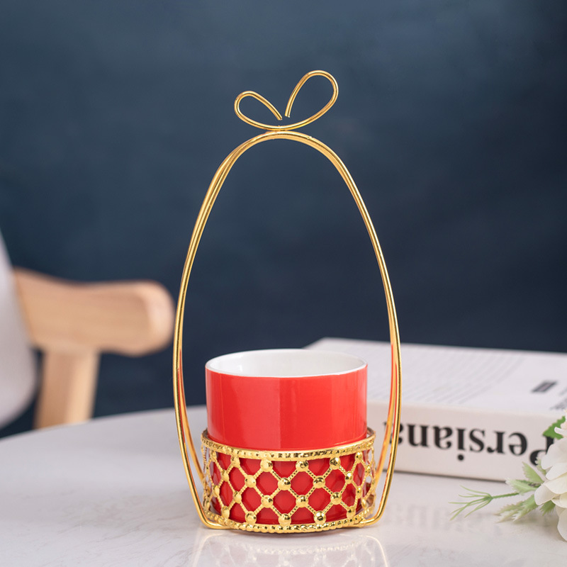 Cesta de flores de metal dorado, maceta de cerámica, escritorio de almacenamiento, botellas de decoración, flores secas, adornos suaves, lujosos hechos a mano