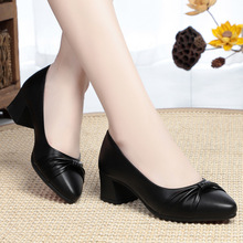 跨境春款女鞋浅口套脚低帮工作鞋中跟皮鞋一体跟女妈妈鞋单鞋