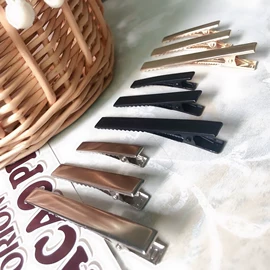 胸针;发夹;手链