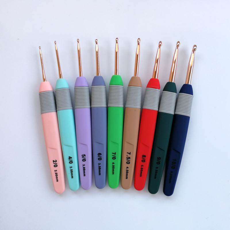 2020 nuevas herramientas de tejer suéter aguja artesanal pintura de goma mango de aluminio crochet oro rosa crochet conjunto de 9 piezas