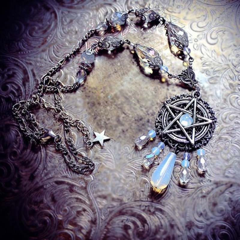 Europe and the United States new Gothic mysterious grain pentagram head chain wizard pagan magic Opal witchcraft necklace wholesale