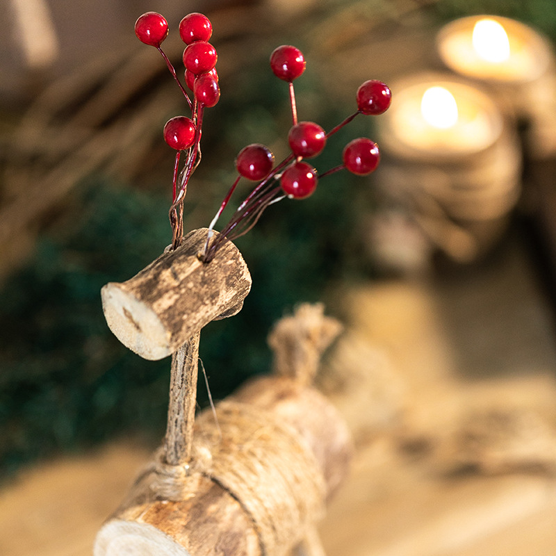 Decoración de madera alce decoración de madera sólida pareja ciervo fruta roja ciervo decoración de escritorio decoración de decoración de Navidad