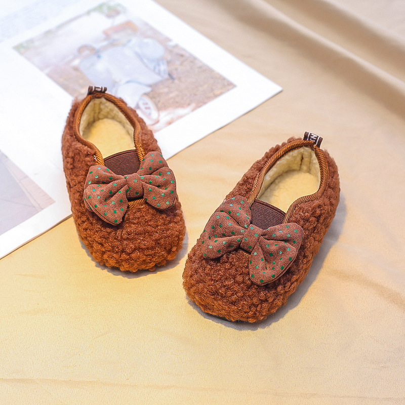 Zapatos de lana de cordero para niñas zapatos de otoño e invierno para niñas forrados de lana para niñas zapatos de felpa para niños pequeños zapatos de algodón para niños medianos para entrega