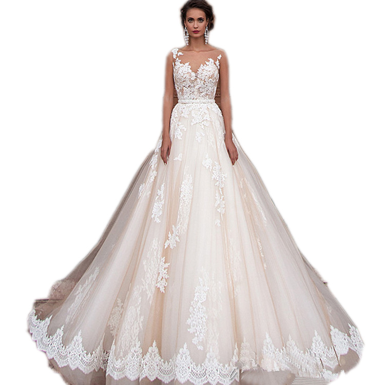 Purchased Export Wedding Dress 2025 New Bridal Bag Shoulder Waist Slimming Look Lace Tail Large Size Wedding Dress