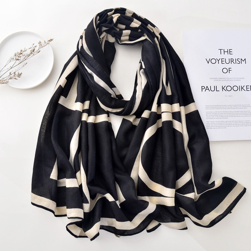 New Korean-style all-season cotton-linen scarf, fashionable and stylish, with a comfortable hand feel, travel and vacation shawl, sun protection silk scarf