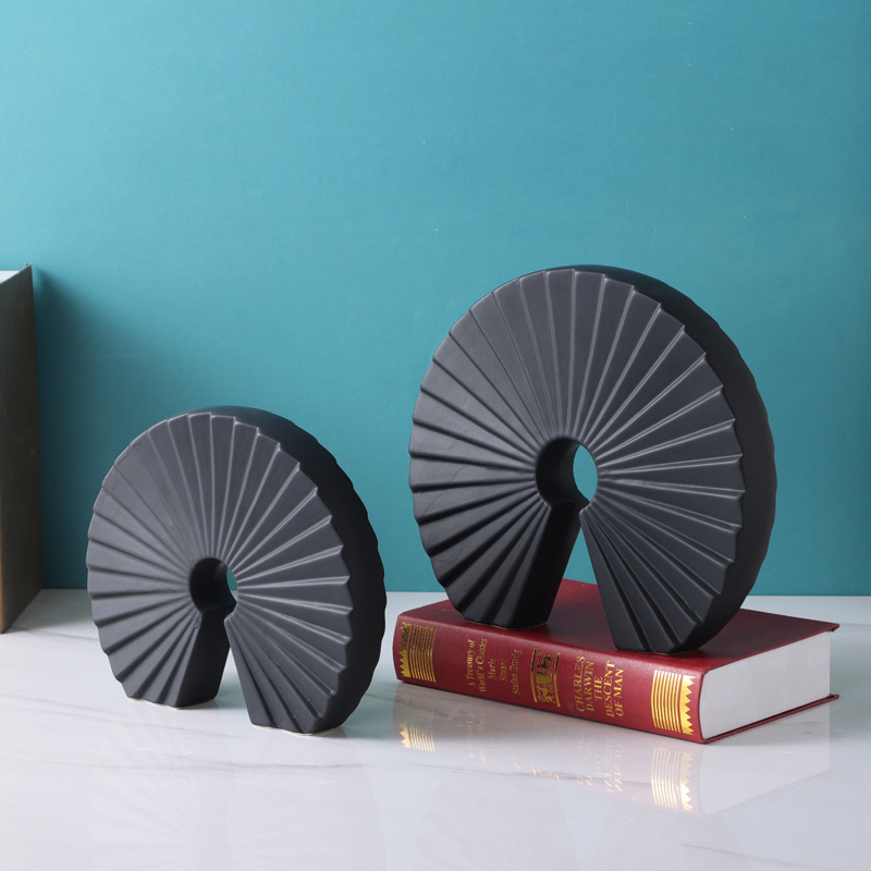 Creative Simple Ceramic Fan-Shaped Ornaments Modern Accessible Luxury Model House Sales Office Soft Decoration Art Jewelry Crafts Creative Simple Ceramic Fan-Shaped Ornaments Modern Accessible Luxury Model House Sales Office Soft Decoration Art Jewelry Crafts