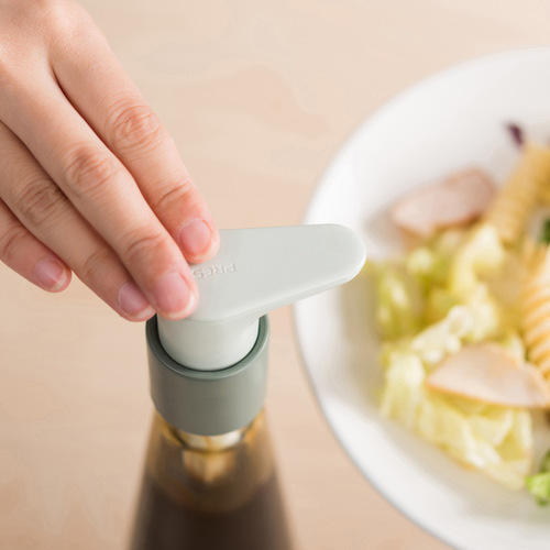 Oyster sauce bottle pressure nozzle pump head household fuel consumption squeezer squeeze oyster sauce universal fuel consumption bottle pressure mouth