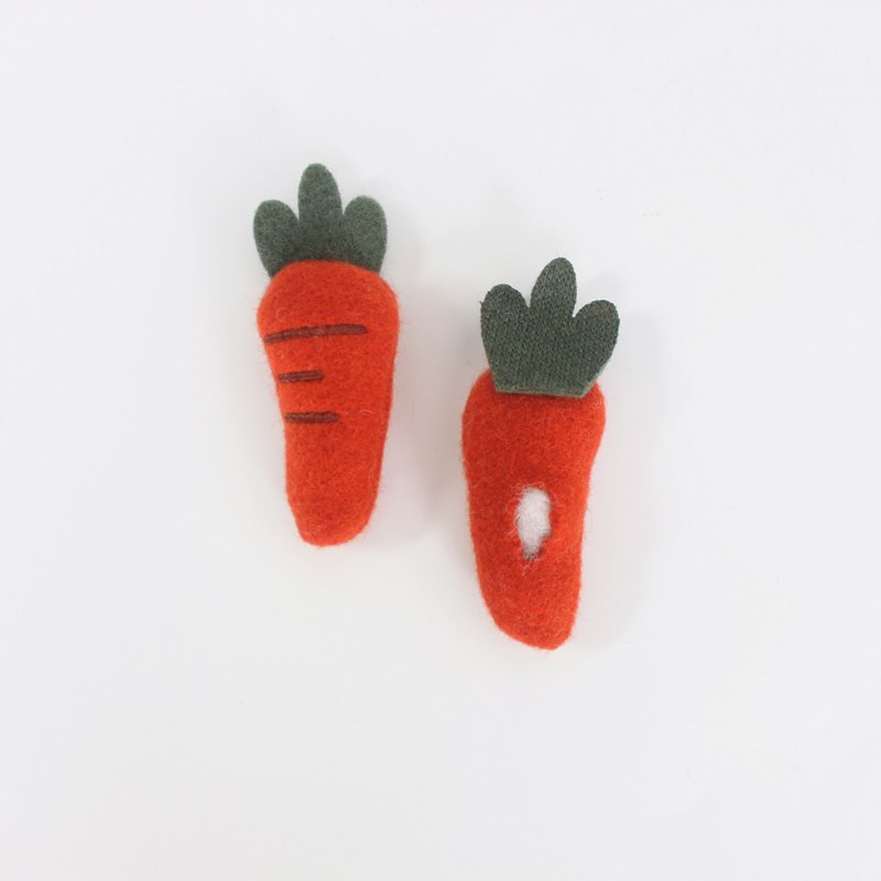 캐시미어 당근-브로치 없음