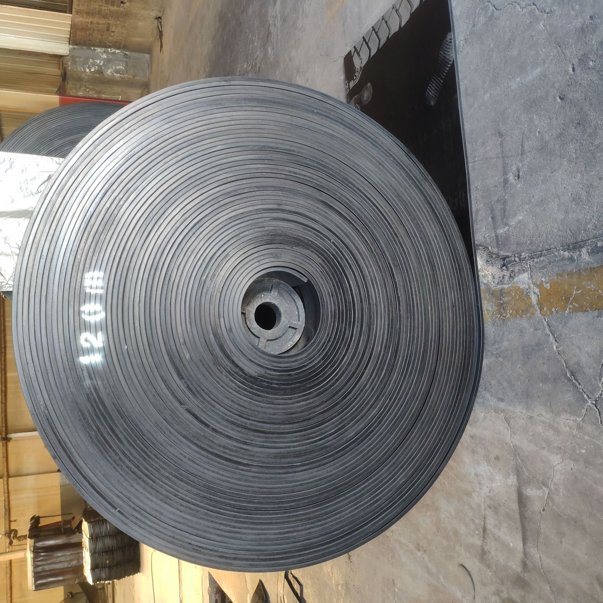 输送带产地货源人字输送带 耐酸碱输送带 尼龙橡胶传送带