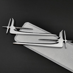 Suitable for Mercedes-Benz C-class E-class extended version of the standard metal extended side logo decorative stickers car stickers car stickers side logo modification